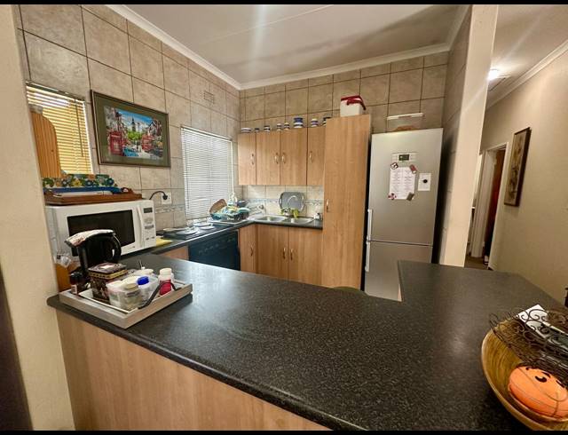 2 BEDROOM FREESTANDING FOR SALE IN SUNAIR PARK